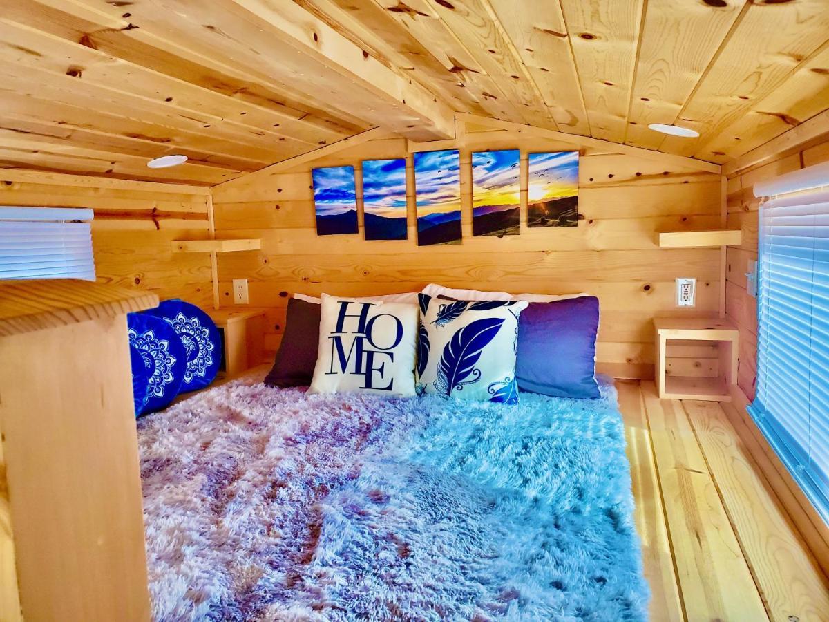 Cute Sedona Green-Certified Cedar Tiny Home Котънууд Екстериор снимка